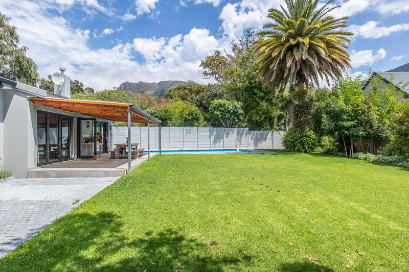5 Bedroom Property for Sale in Constantia Western Cape